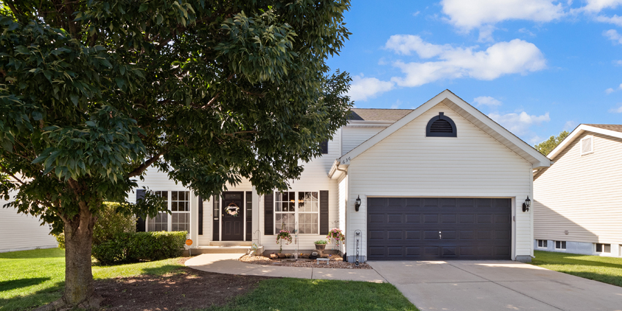 View Karen Sheesley's REMAX listing for 636 Wild Horse Creek Dr., Fairview Heights, IL 62208